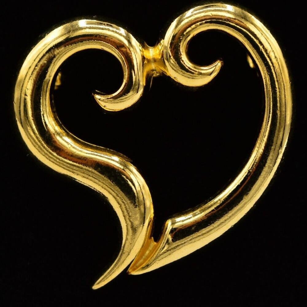 Vintage Heart Pin Brooch Shiny Gold Tone Chunky Valentine's Day NOS 1980s BinAC
